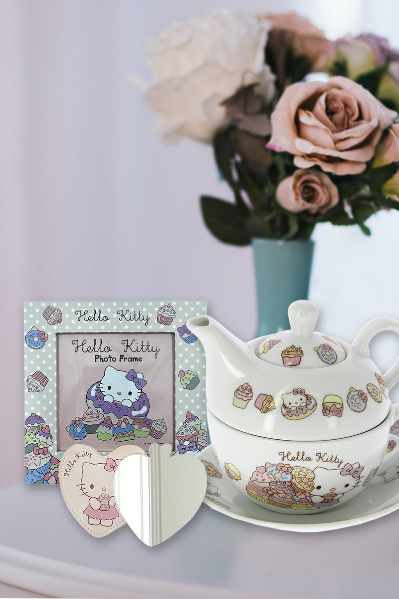 Hello Kitty Kup Cake Cutie Pie Gift set