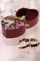 One Direction Jewelry Box A lovely brown color jewelry box featuring images of all five Harry Styles, Liam Payne, Louis Tomlinson, Niall Horan and Zayan Malik from the group on top. This jewelry box is an ideal gift for your friends and family . Exclusively Available at Reliance Gifts www.reliancegifts.co.uk .
