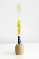 Justin Bieber Manual Toothbrush-Yellow Join the brushing revolution by getting your Justin Bieber toothbrush today. The unique stand-up design brush head will not touch the counter, keep hygiene and help children to clean their teeth more effectively. It will prevent tooth decay and oral problems.